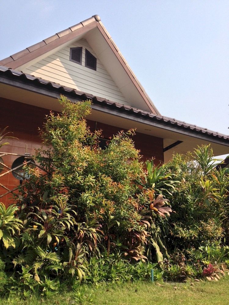 Jim Guesthouse Kanchanaburi City Exteriör bild