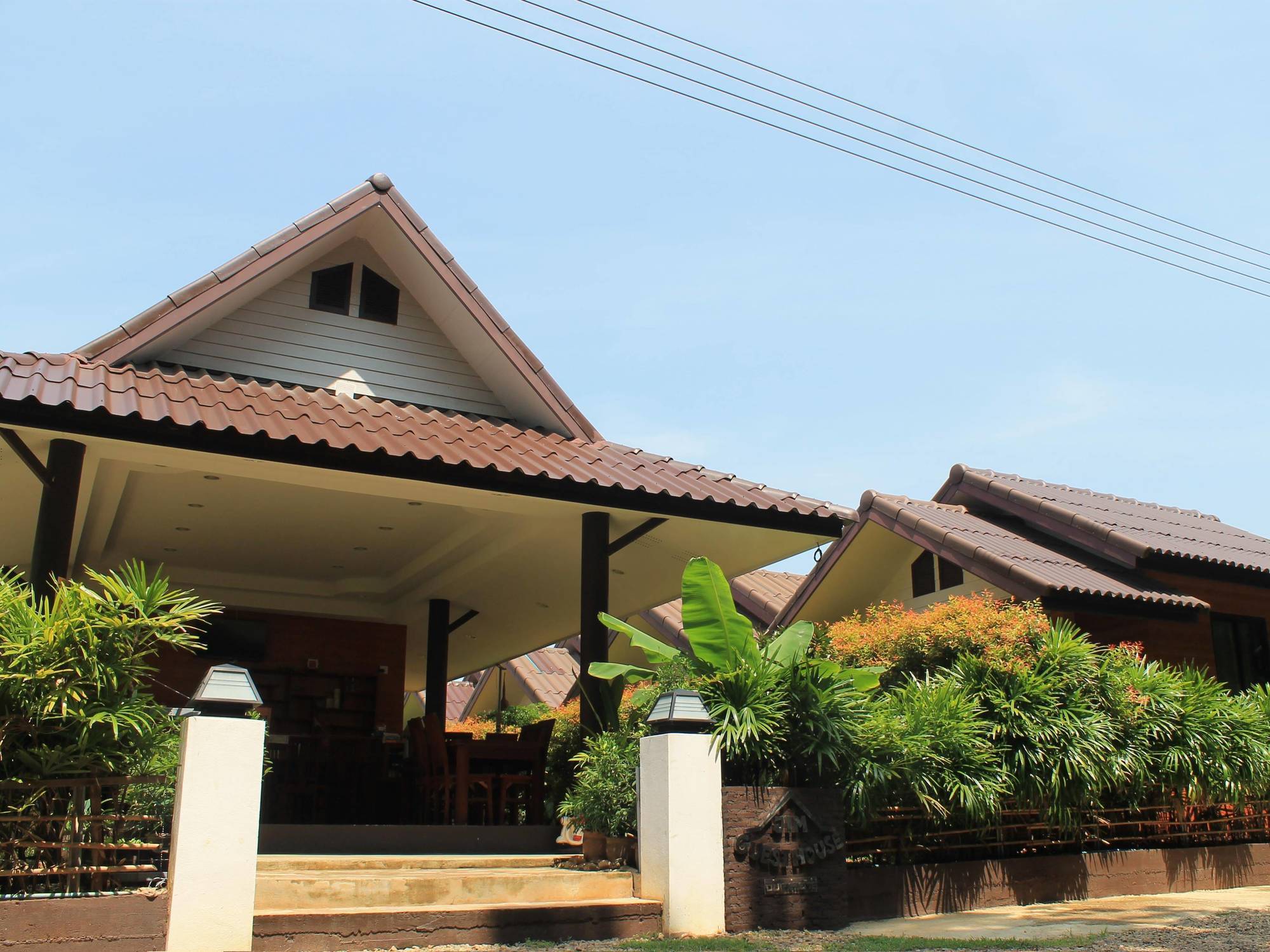 Jim Guesthouse Kanchanaburi City Exteriör bild