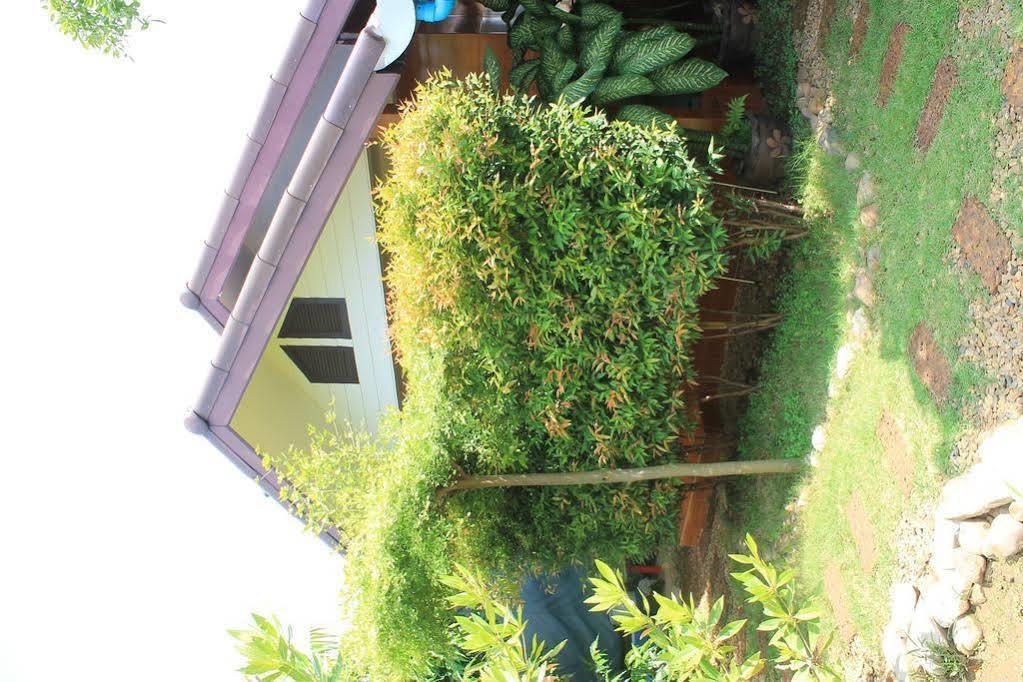 Jim Guesthouse Kanchanaburi City Exteriör bild